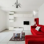 Apartment Florida By Quokka 360 - Between The And The *