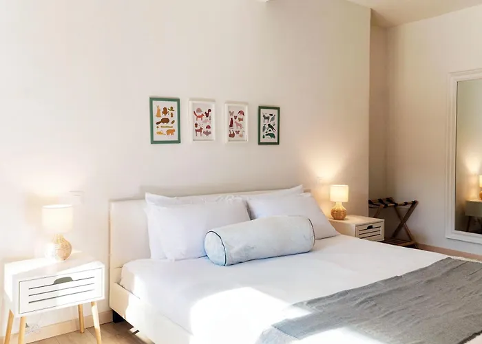 Апартаменти Florida By Quokka 360 - Between The And The