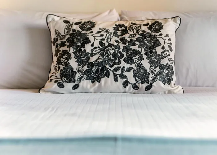 Апартаменти Florida By Quokka 360 - Between The And The *