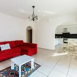 Florida By Quokka 360 - Between The And The Appartement Ascona